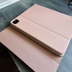 NIB Keyboard Case for iPad Air 13 inch
